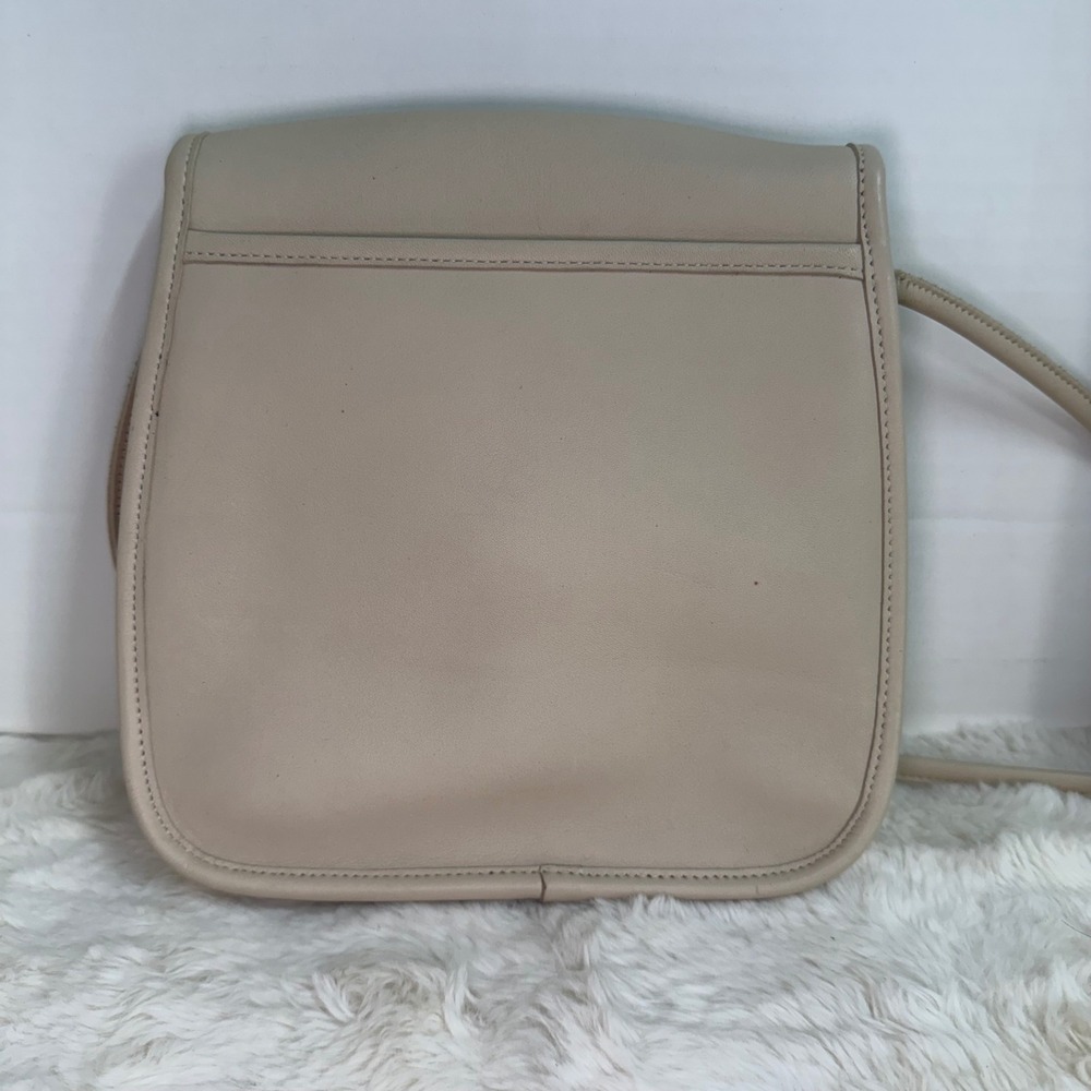 Authentic Vintage Coach Lindsay 9163 Bone USA Glove Tanned Leather Crossbody - Picture 2 of 16